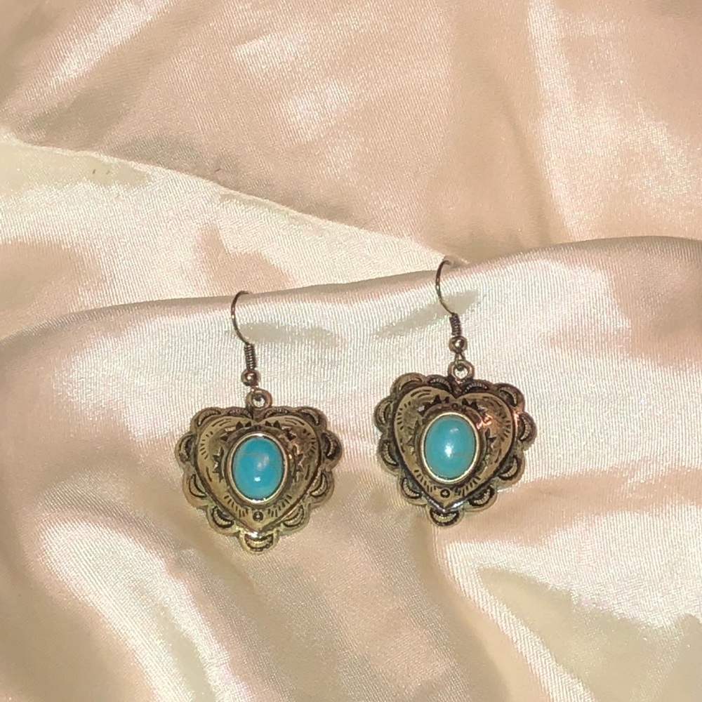🆕Western heart turquoise earrings NWT